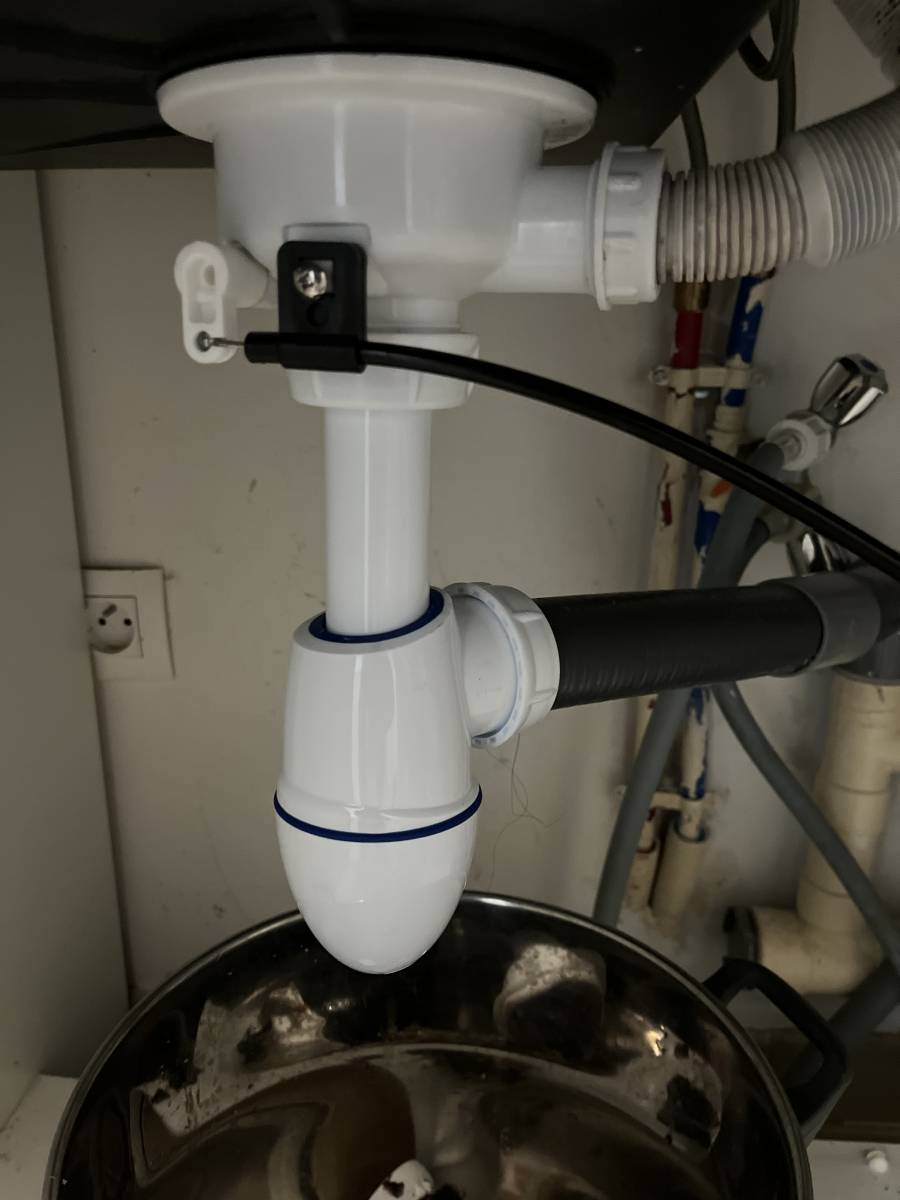 Débouchage de votre évier par un artisan plombier professionnel à Marseille