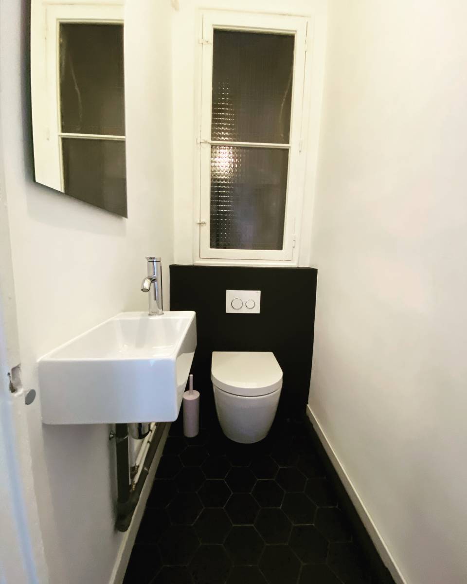 WC avec des services professionnels d'installation de toilettes à Marseille
