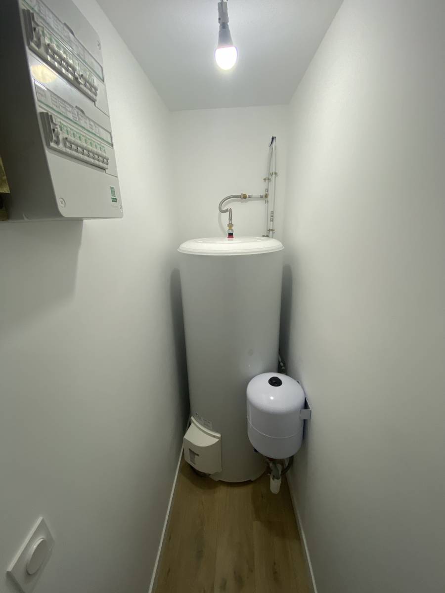 Services experts de remplacement de chauffe-eau par des plombiers professionnels sur Marseille